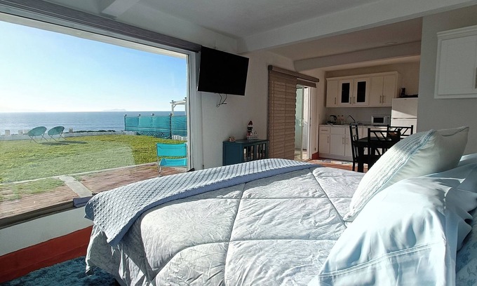 Playas De Tijuana Apartment | Estudio privado con fogata y vista al mar