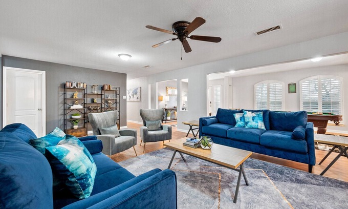Euless House | Euless Oasis: 3 bed/3.5 bath home near DFW Airport