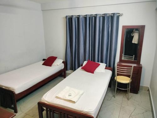 Payyanur Hotel | Everest lodge
