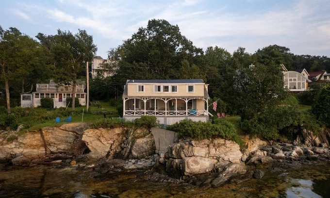Pond Cove House | Evergreen cottage 5' from the water with private beach.