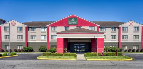 Monroe Hotel | Evergreen Inn & Suites