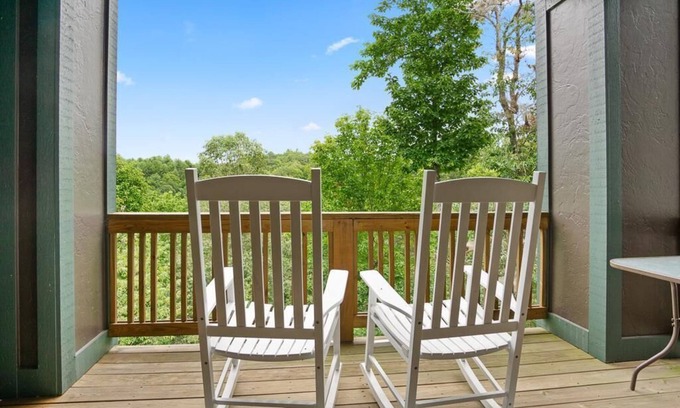 Foscoe Condo | Evergreens 1022 - *15% Discount for stays now until Nov 16* Mountain Condo, Gated Resort, Ind.