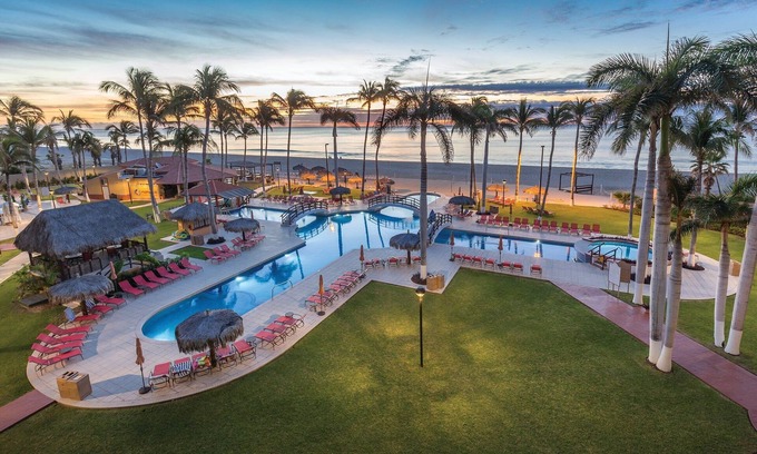 San Jose del Cabo Resort | Everything you want, all in one place!