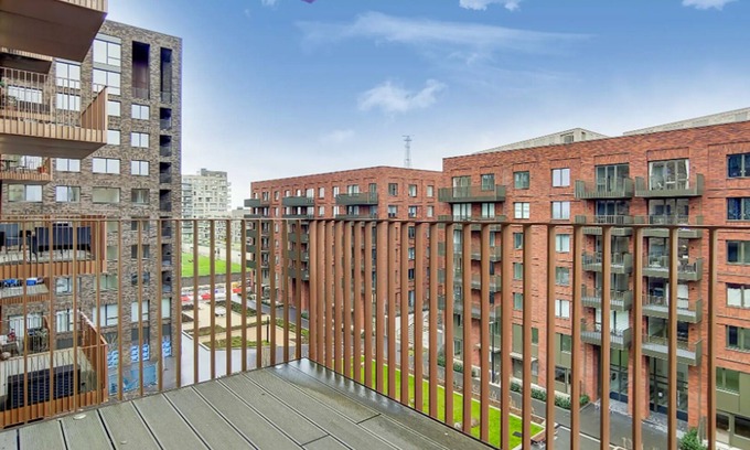 Newham Apartment | ExCeL London - Gorgeous 3 Bedroom condo, 2 Balcony and Nice View