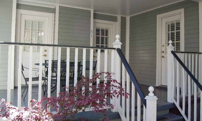 New Orleans Hotel | Excellent Location: 3 Blocks to Bourbon St. and the French Quarter attractions.