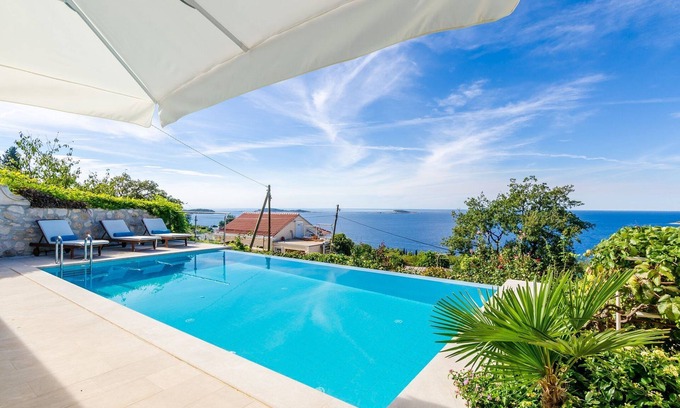 Mlini Villa | Excellent Mlini Villa | Villa Art.