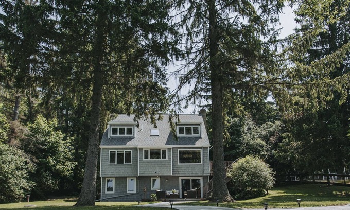 Cuba House | Exceptional cottage on the north shore of Cuba Lake