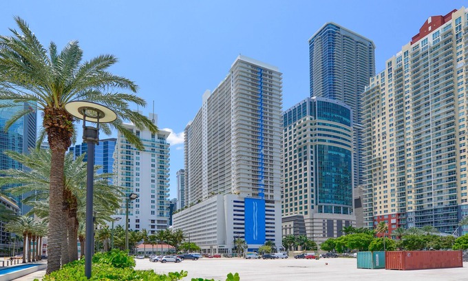 Brickell Apartment | Exclusive condo at Brickell with pool