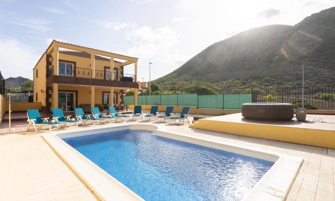 Los Cristianos Apartment | Exclusive villa with private pool 1 kilometer from Los Cristianos Beach