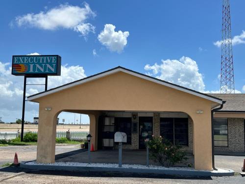 Robstown Hotel | Executive Inn Robstown