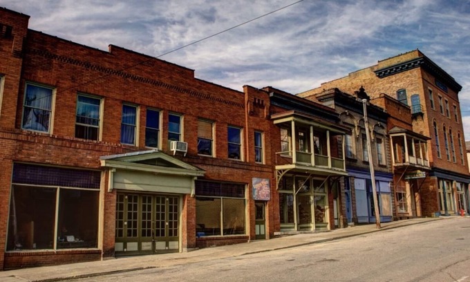 Shawnee Condo | Experience history in a restored mining town