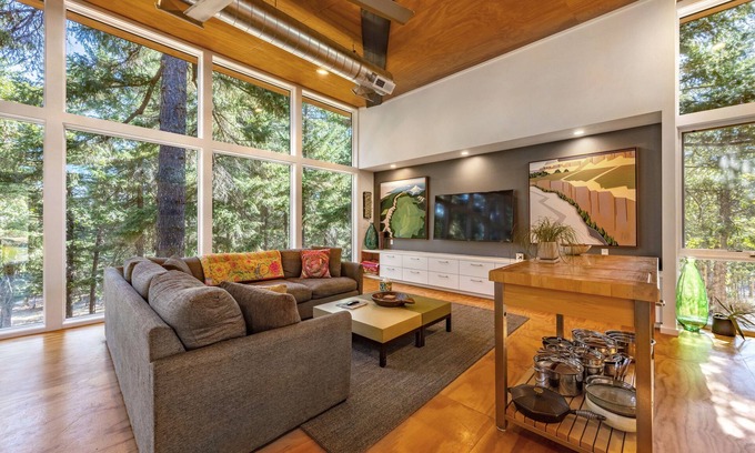 Mosier House | Experience luxury at Happenstance Vineyards in Mosier, OR, with 2 king bedrooms.