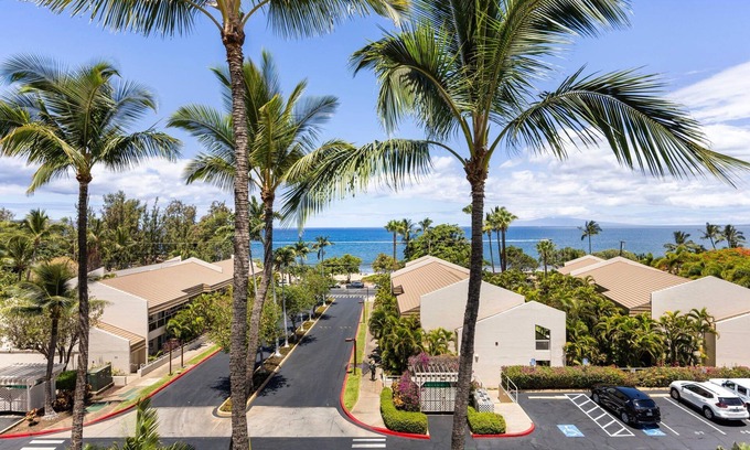 Kihei Apartment | Experience luxury in a spacious 900 sq ft condo in South Kihei, featuring 2 bedrooms with king beds