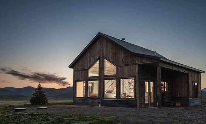 Beaverhead County Cabin | Experience Montana's Rustic Charm in the Big Hole Valley!