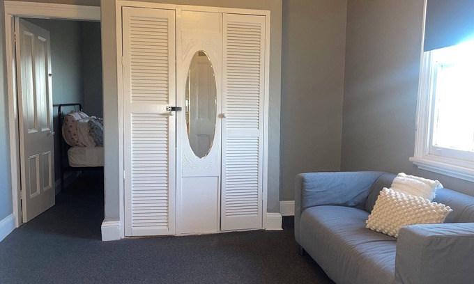 Bathurst Cottage | Experience the convenience of a cosy cottage, situated in the heart of Bathurst.