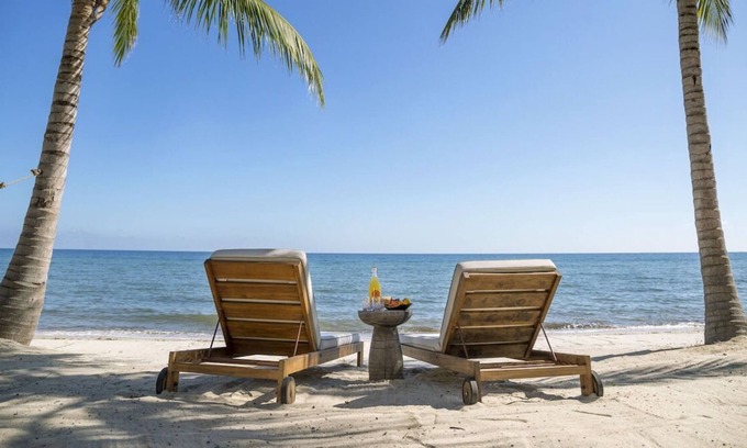 Plantation House | Explore Archaeological Sites! 3 Spacious Units, Outdoor Pool, Beachfront