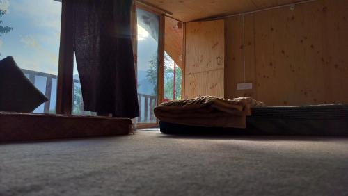 Manali Bed & Breakfast | Explore Cafe & Cabins