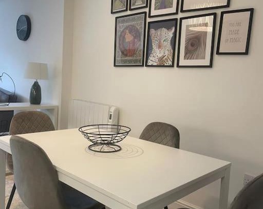 Cathays Apartment | Exquisite Long-Term Living in Cardiff's Heart