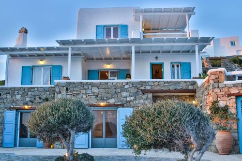 Faros Armenistis Villa | Exquisite Mykonos Villa - Villa Lakima - 6 Bedroom - Infinity Pool - Panoramic Sea And Sunset View - Pool Bar