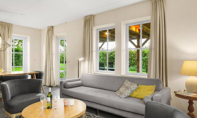 Municipality of Valkenburg aan de Geul Villa | Extra luxury 6-person villa in the holiday park Landal Kasteeldomein De Cauberg