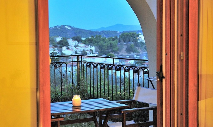 Skiathos Town Hotel | Eye Q Resort