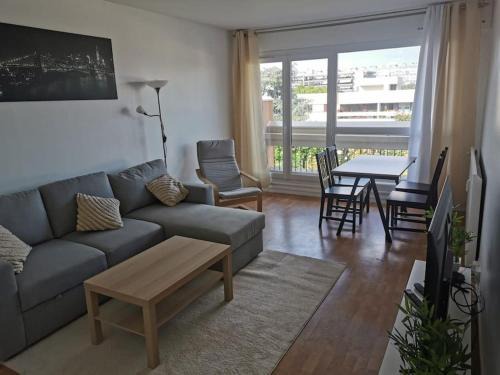 Chantier du Coq Apartment | F3 composé de 2 grands lits et 1 grand canapé lit