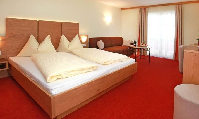 Maria Alm am Steinernen Meer House | Family room with shower, WC - Hotel Bachschmied KG