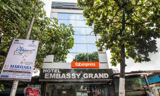 India Hotel | FabExpress Embassy Grand - Nr BKC