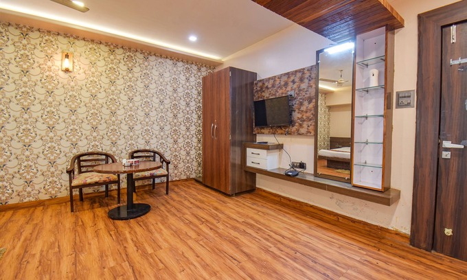 Pimpri - Chinchwad Hotel | Fabexpress Glory