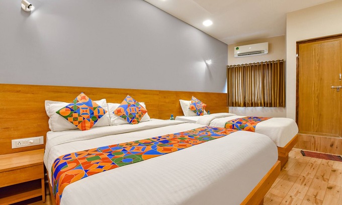 Ahmedabad Hotel | Fabexpress Gokul Villa