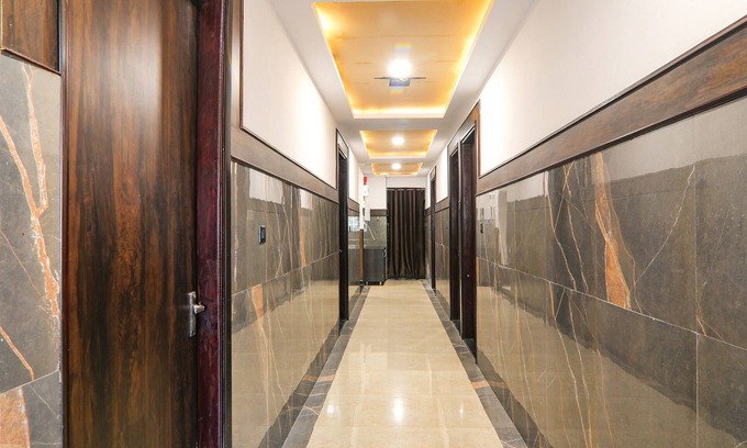 Indira Nagar Hotel | Fabexpress Jayati Oasis