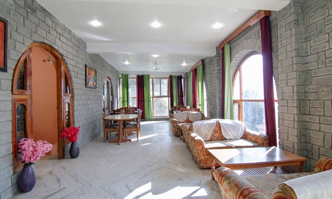 Bhuntar Hotel | Fabexpress Malti Guest House