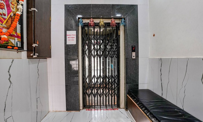 Nashik Hotel | Fabexpress Sai Lodging I