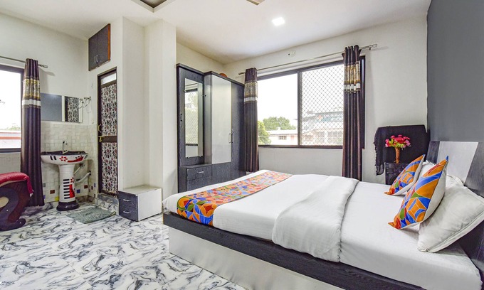 Ujjain Hotel | Fabexpress Soni Palace