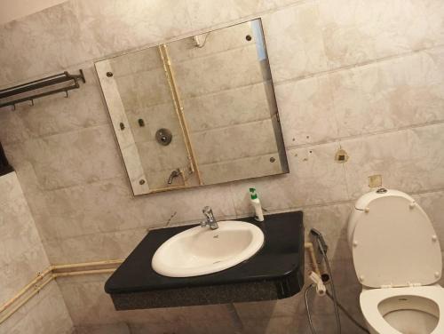 Marol House | FabHotel Aksa Inn