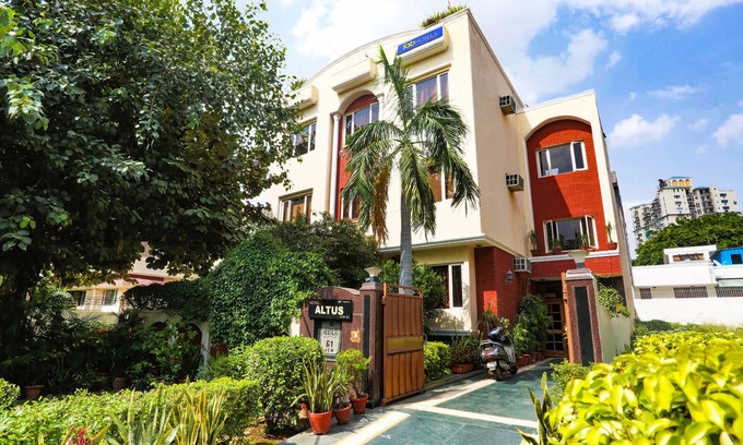 DLF City Hotel | Fabhotel Altus