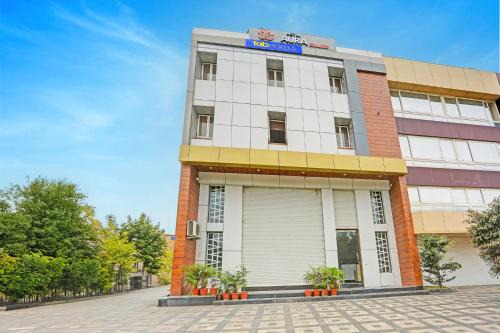 Indore Hotel | FabHotel Aura Grande