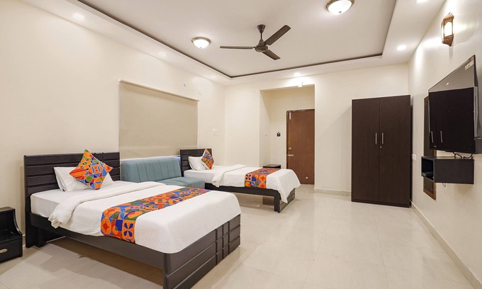 Jayanagar Hotel | FabHotel Maark Inn - Tilak Nagar, Jayanagar