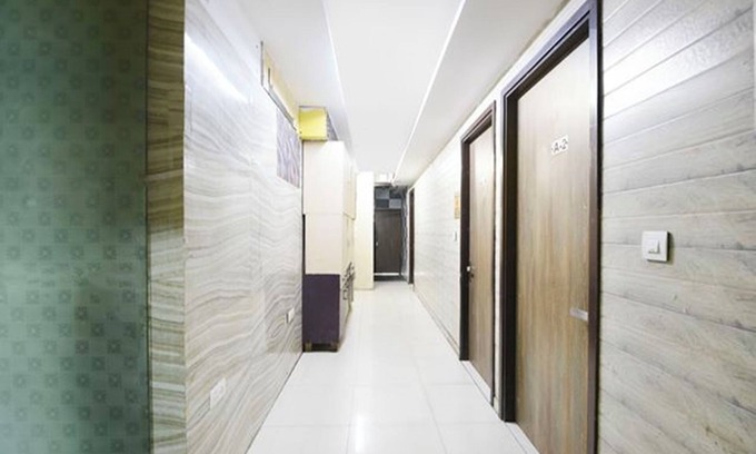 Pitampura Hotel | Fabhotel Park View I