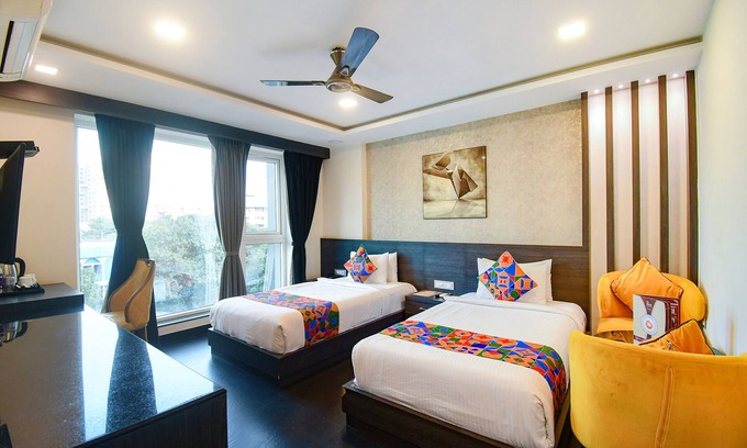 Kolkata Hotel | FabHotel Prime Kzar Corporate near Sealdah – Family & Business Friendly | 2.6 km from US Embassy, Park Street Kolkata