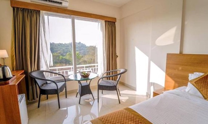 Pilerne Hotel | Fabhotel Prime Wayfarer