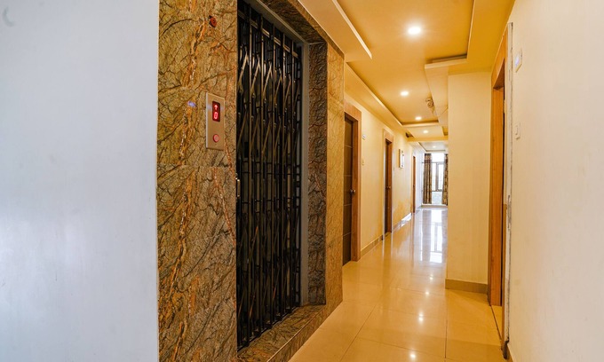 Vijayawada Hotel | Fabhotel Raj Vihar Residency