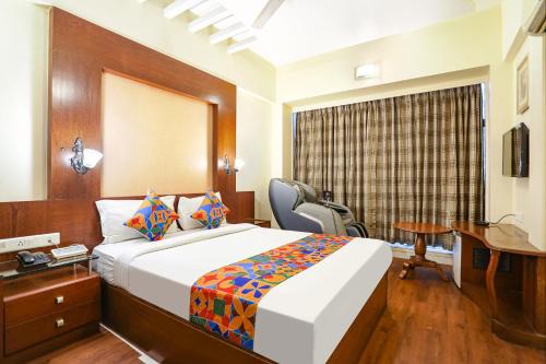 Sushant Lok Hotel | FabHotel Shubhangan - Nr Bandra