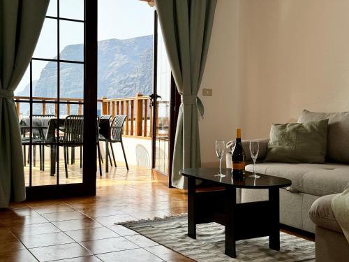 Los Gigantes Apartment | Fabulous Ocean & Cliff View
