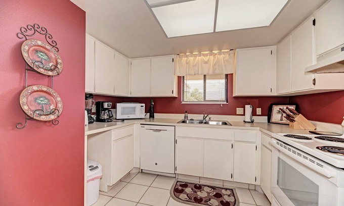 Burnt Store Marina Condo | Fabulous 2-bedroom condo with AC in Punta Gorda