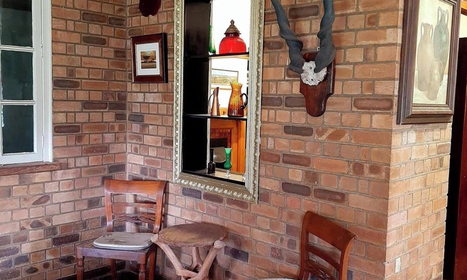 Hekpoort Other | Fabulous 4-bedroom farmhouse in Hekpoort with stunning views