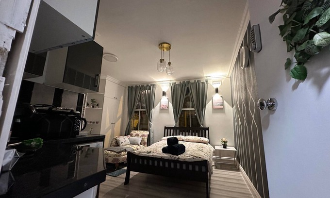 Acton Apartment | Fabulous Apartment to Acton Town