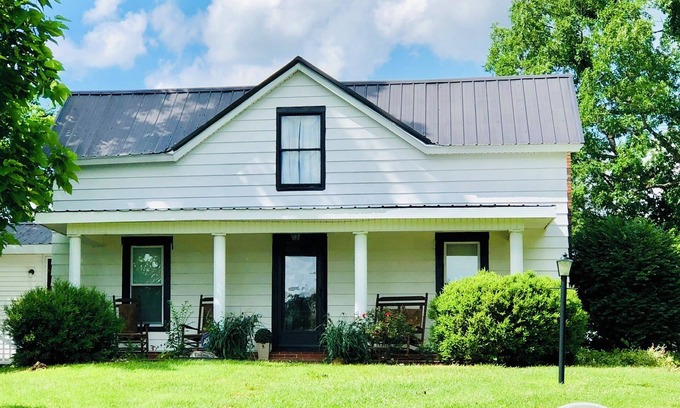 Elizaville Other | Fabulous farmhouse in rural Robertson County, KY