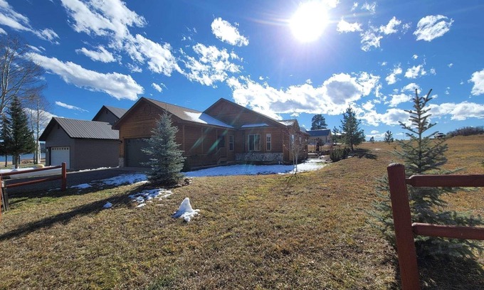 Pagosa Highlands House | FABULOUS LAKE HATCHER HOME