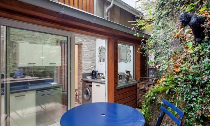 Uriage-les-Bains Apartment | Face aux Thermes: lit double, terrasse, wifi